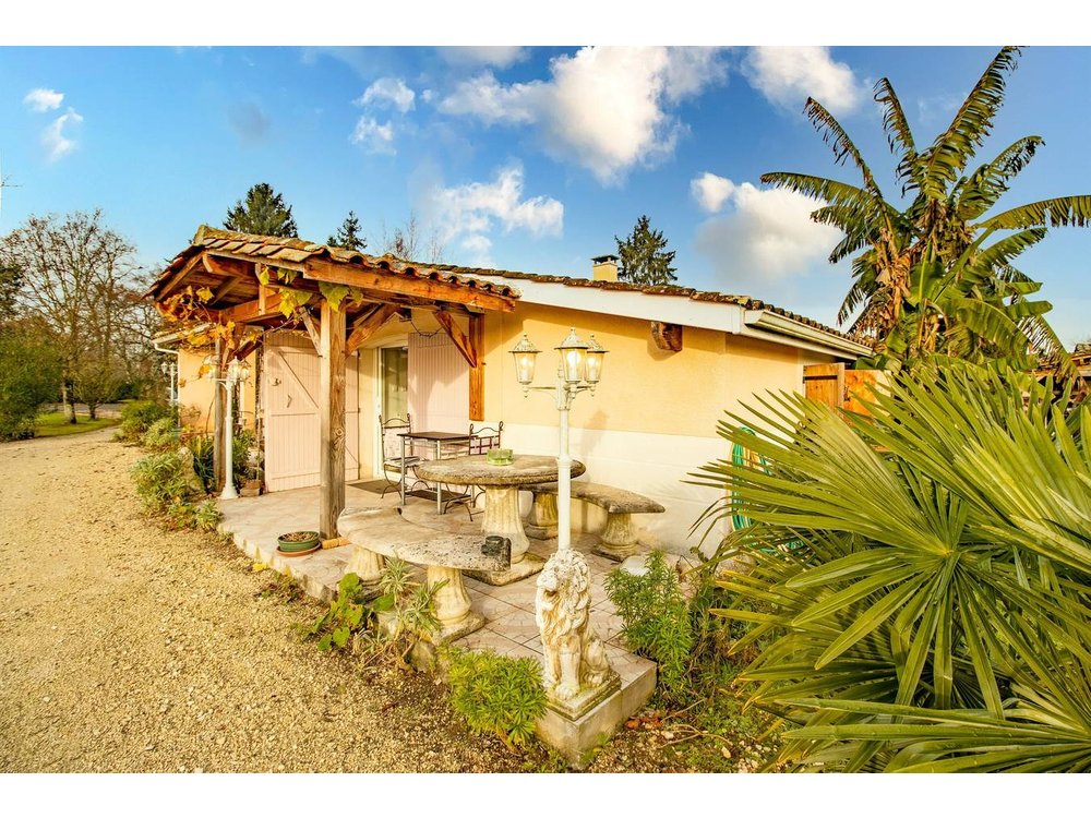 Holiday home in Gironde from £48 per night