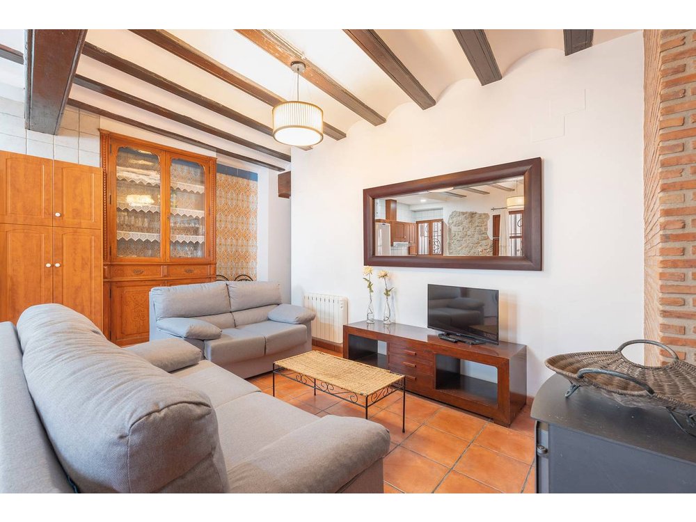 Holiday home in Chulilla from £77 per night