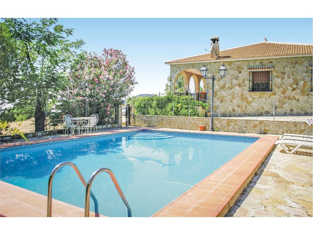 Holiday home in El Gastor from £99 per night
