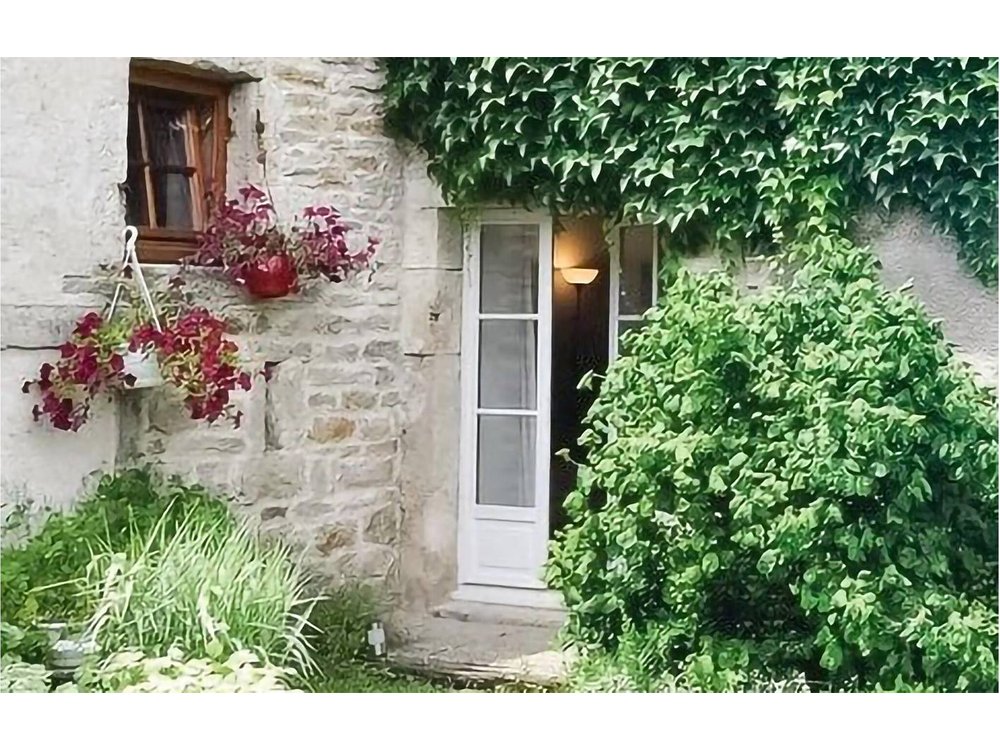 Holiday home in Molinot from £43 per night