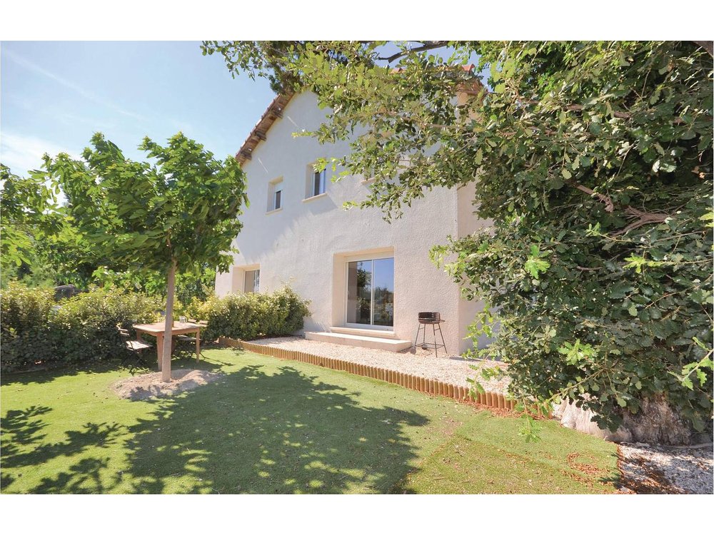 Holiday home in Arles from £47 per night