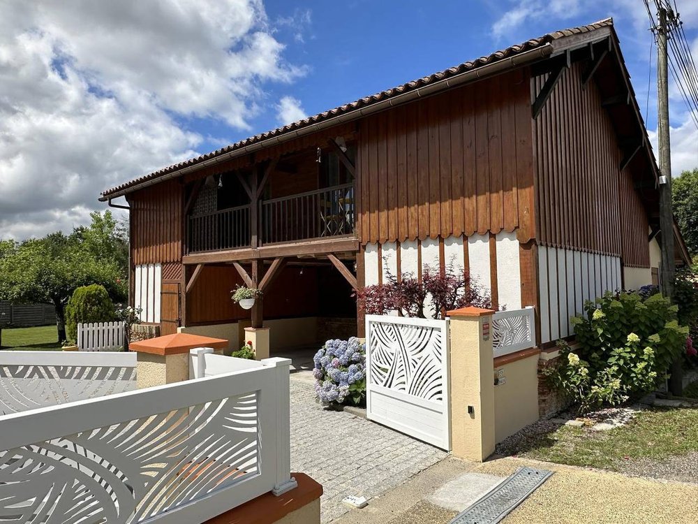Holiday home in Landes from £49 per night