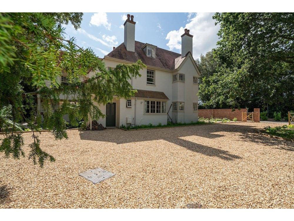 Holiday home in Bembridge from £1007 per night