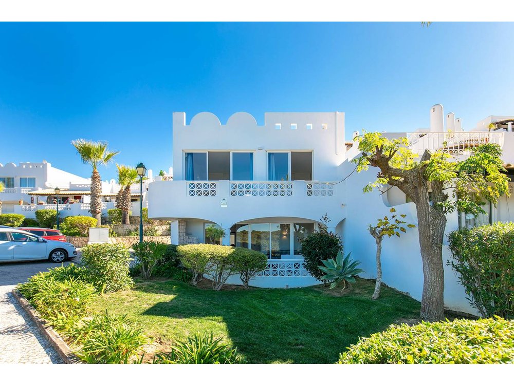 Holiday home in Ferragudo from £106 per night