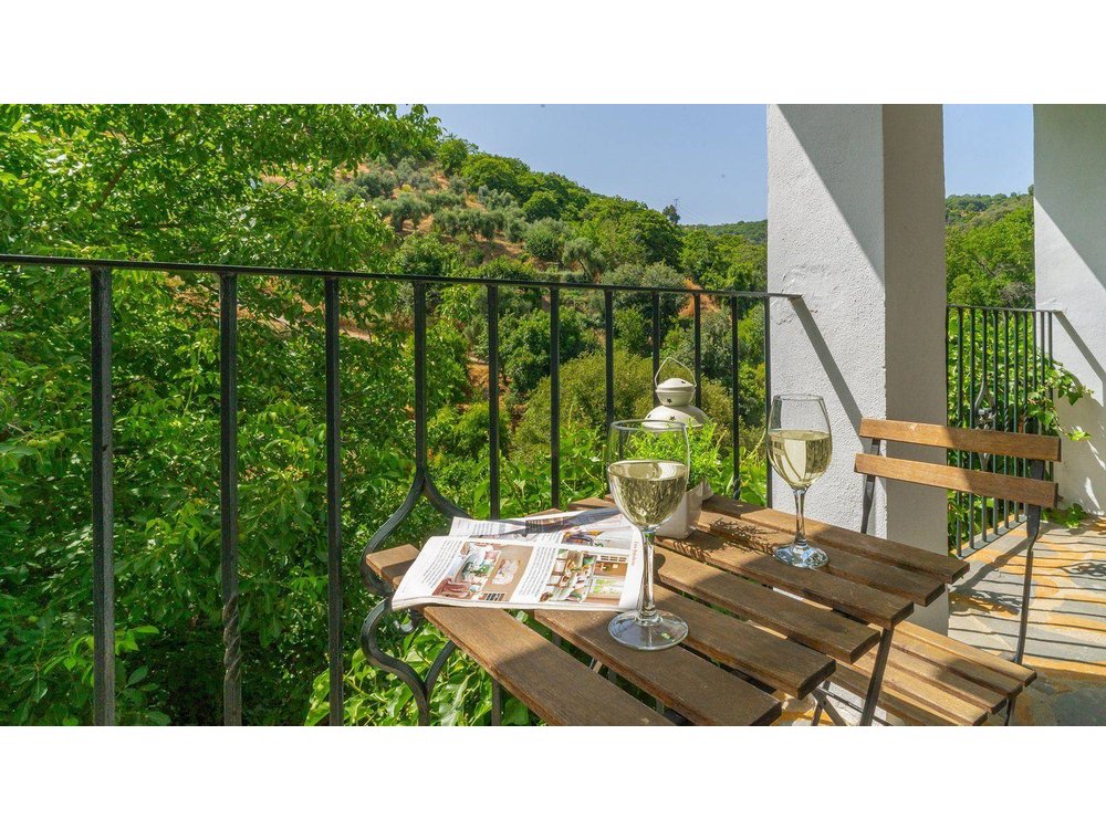 Holiday home in Igualeja from £278 per night