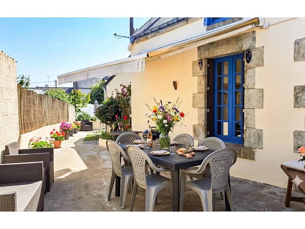 Holiday home in Riantec from £55 per night