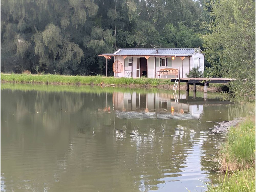 Camping in Naves from £48 per night