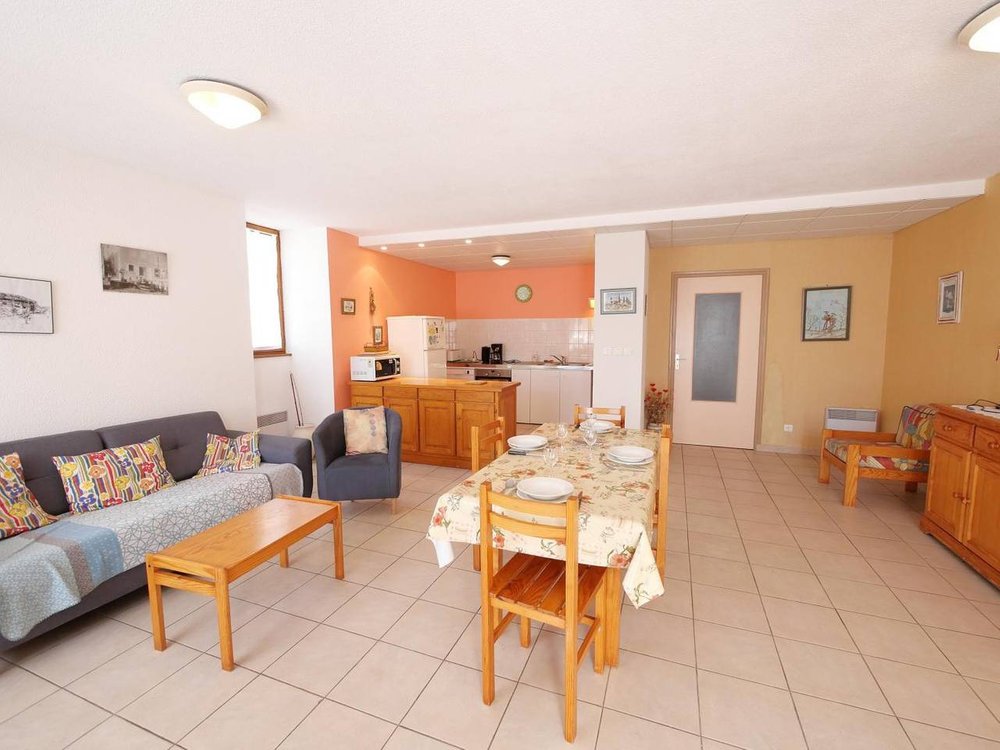 Holiday home in La Beaume from £46 per night