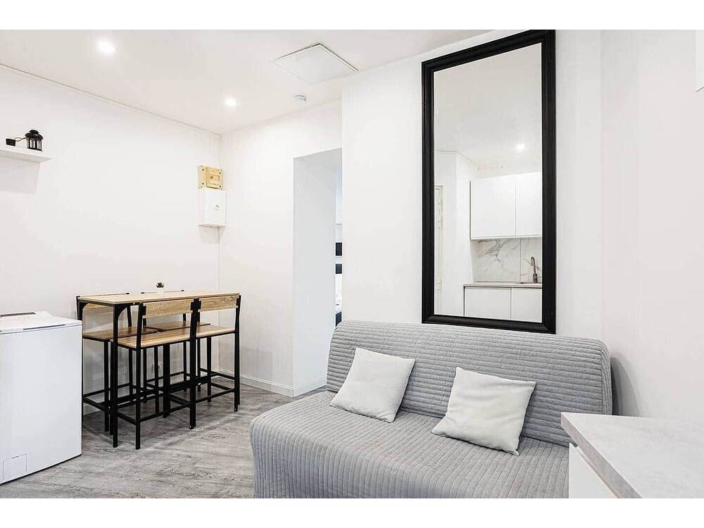 Holiday apartment in Courbevoie from £246 per night