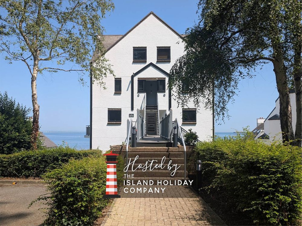 Holiday apartment in Isle of Wight from £124 per night