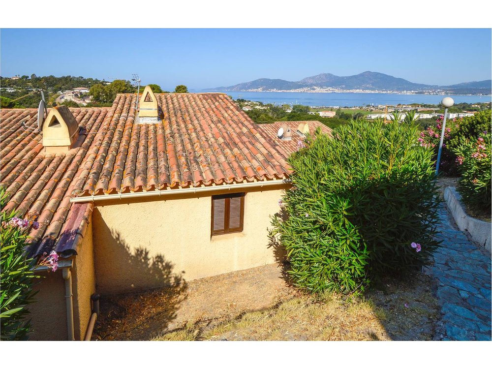 Holiday home in Corse-du-Sud from £51 per night