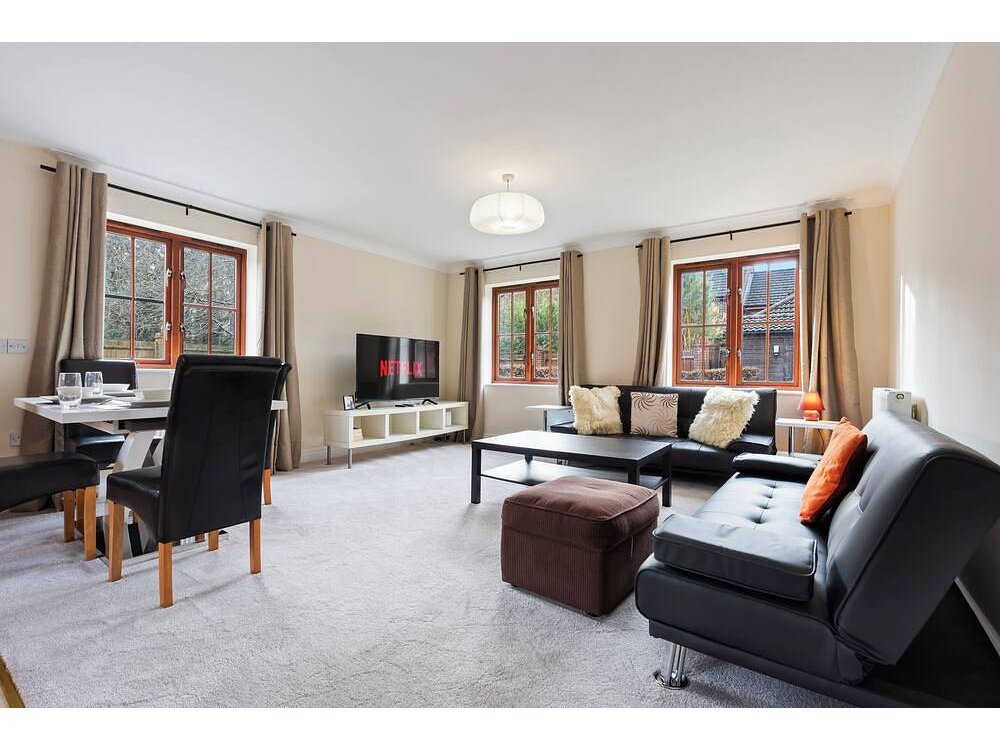 Holiday apartment in Milton Keynes from £164 per night
