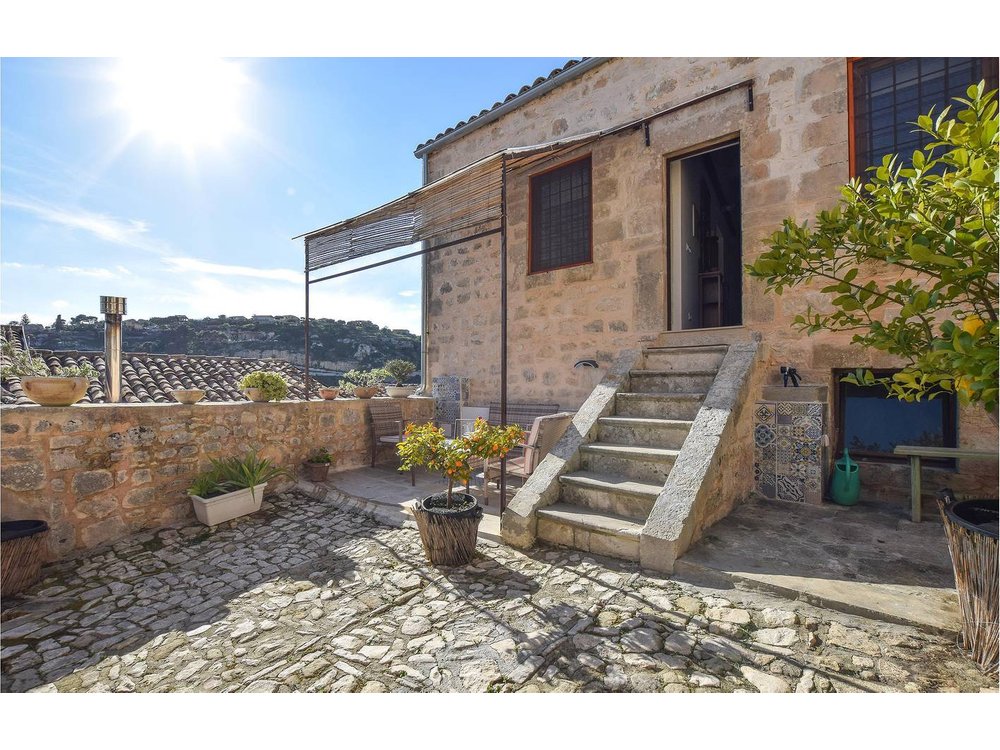 Holiday home in Modica from £37 per night
