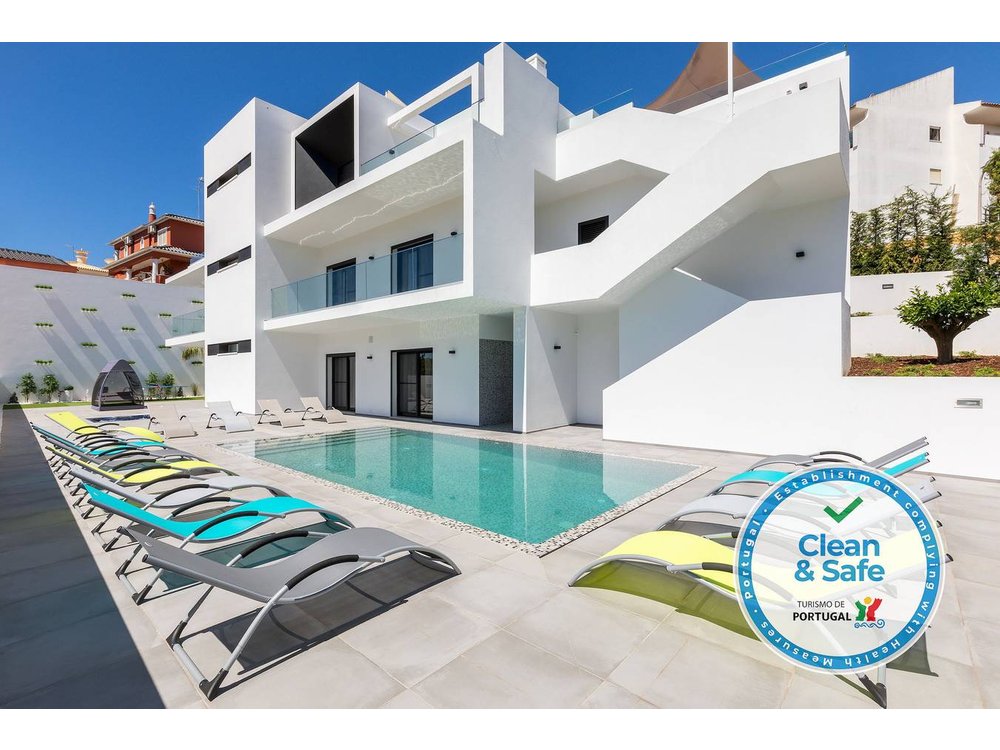 Holiday home in Albufeira from £782 per night