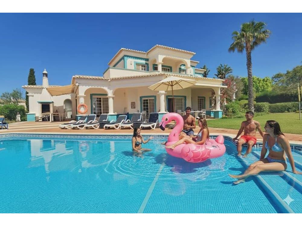 Holiday home in Alvor from £441 per night
