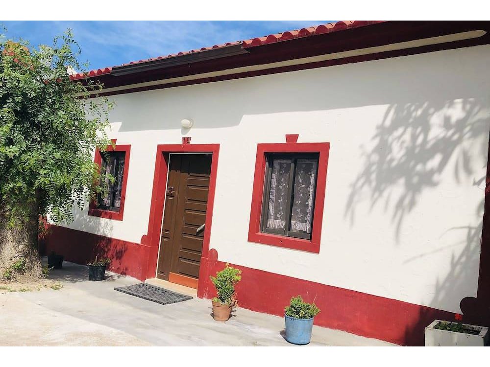 Holiday home in Oeste from £44 per night