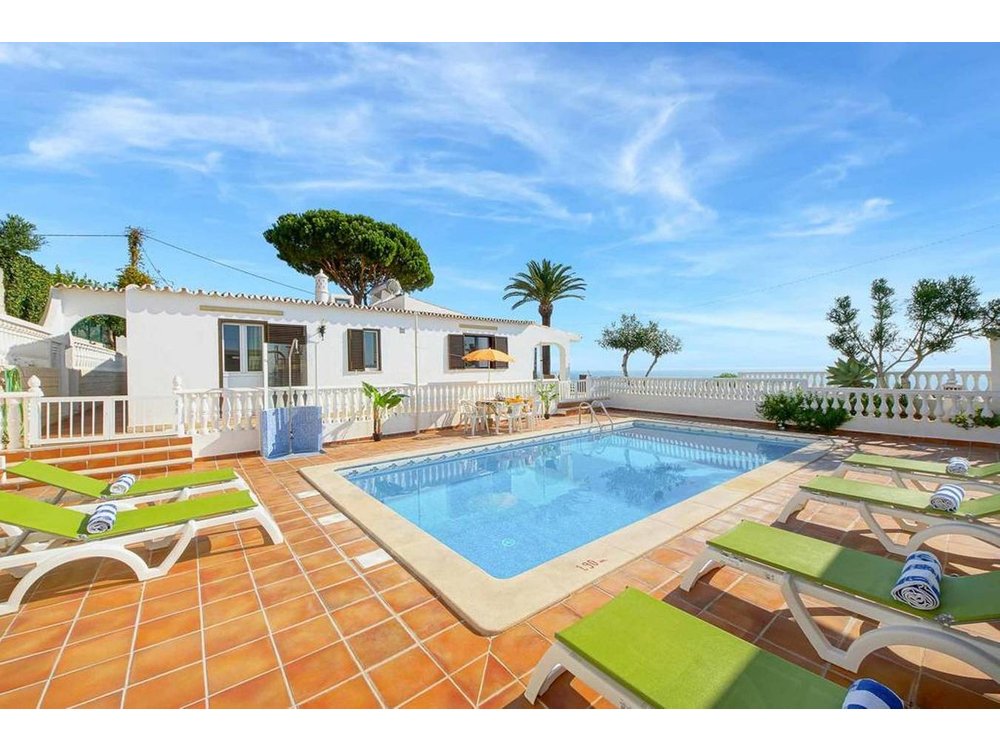 Holiday home in Albufeira from £115 per night