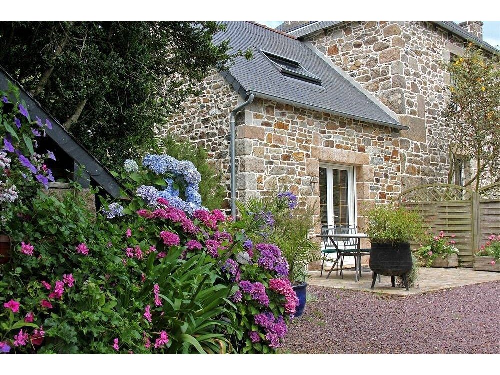 Holiday home in Lannion from £55 per night
