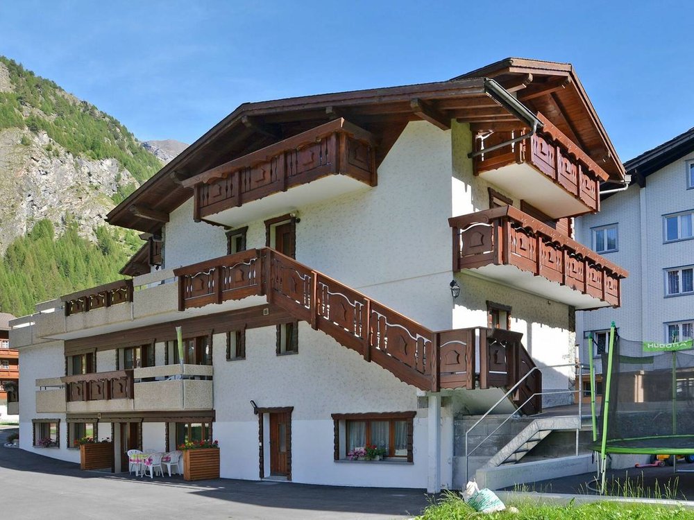 Holiday apartment in Saas-Grund from £91 per night
