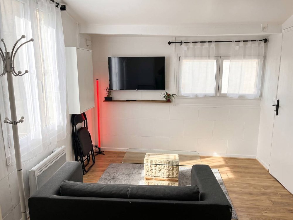 Holiday home in Bobigny from £47 per night