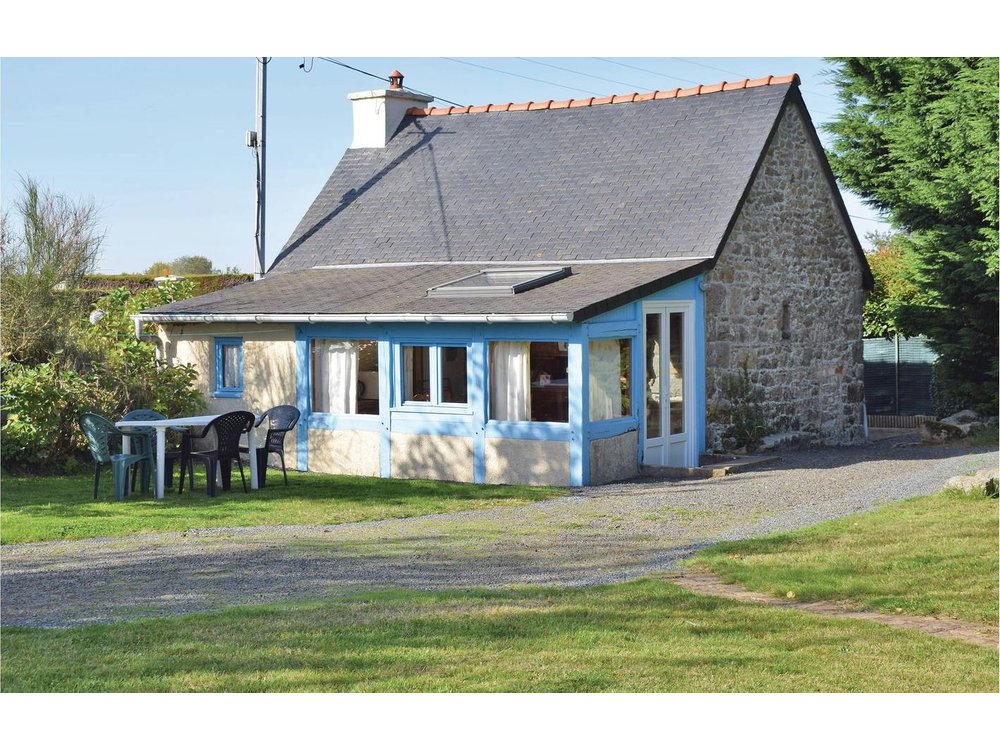 Holiday home in Pleubian from £41 per night