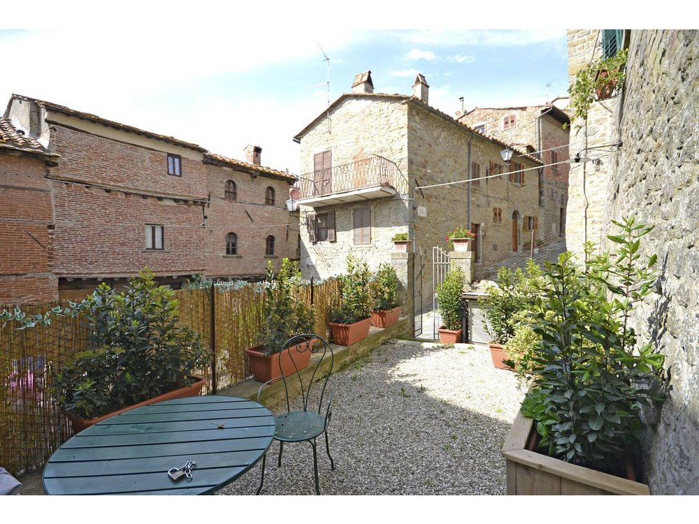 Holiday apartment in Cortona from £146 per night