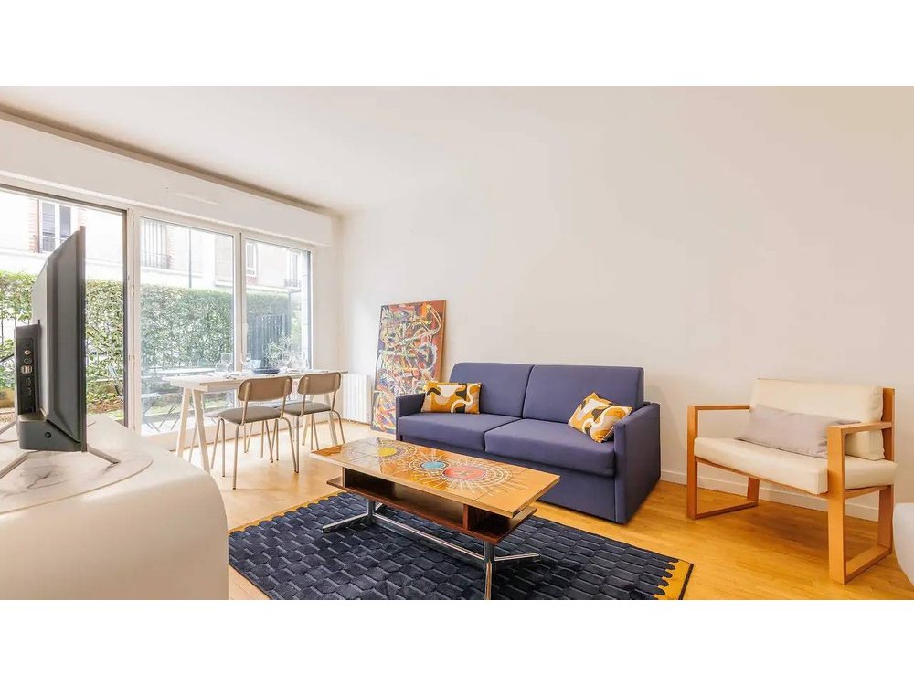 Holiday apartment in Clichy from £192 per night