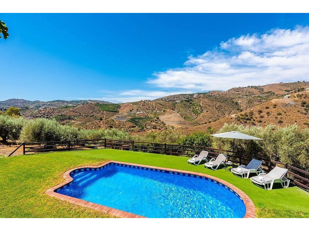 Holiday home in Axarquía from £125 per night