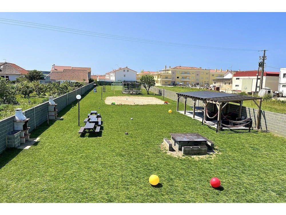 Holiday home in Oeste from £56 per night