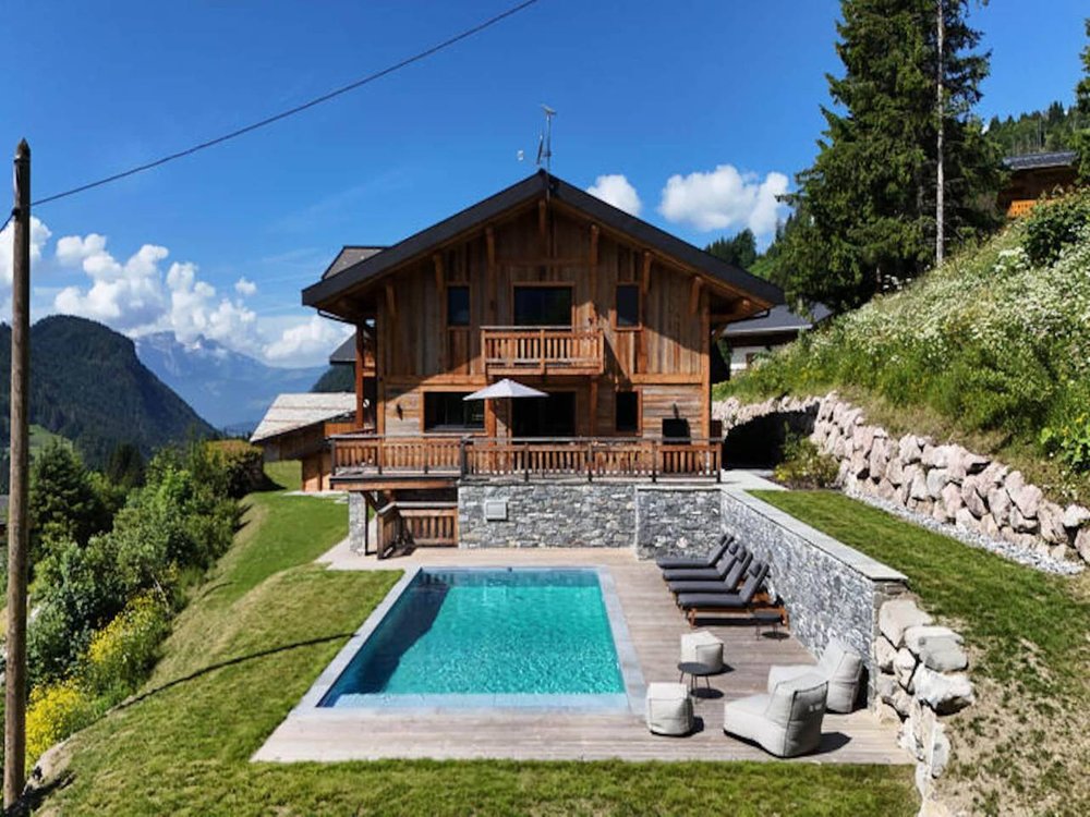 Holiday apartment in Les Gets from £1184 per night