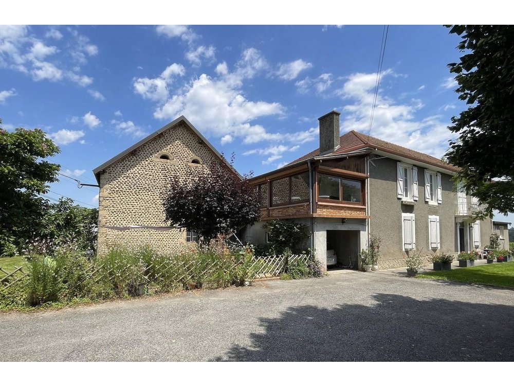 Holiday home in Béarn from £48 per night