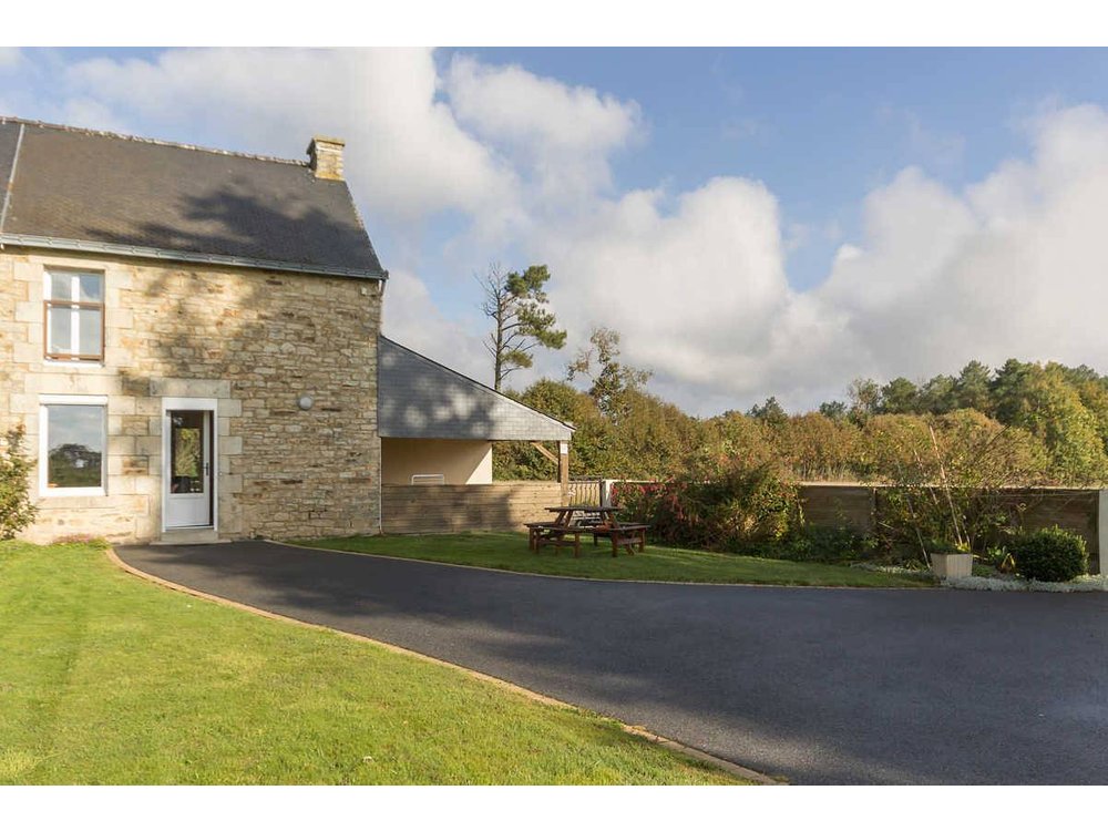 Holiday home in Sérent from £57 per night
