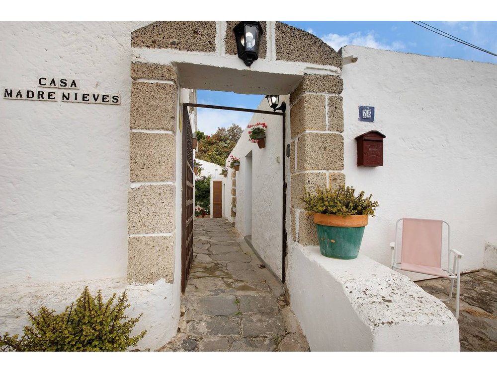 Holiday home in Fasnia from £52 per night