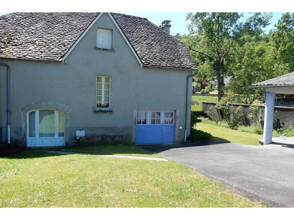 Holiday home in Forgès from £51 per night