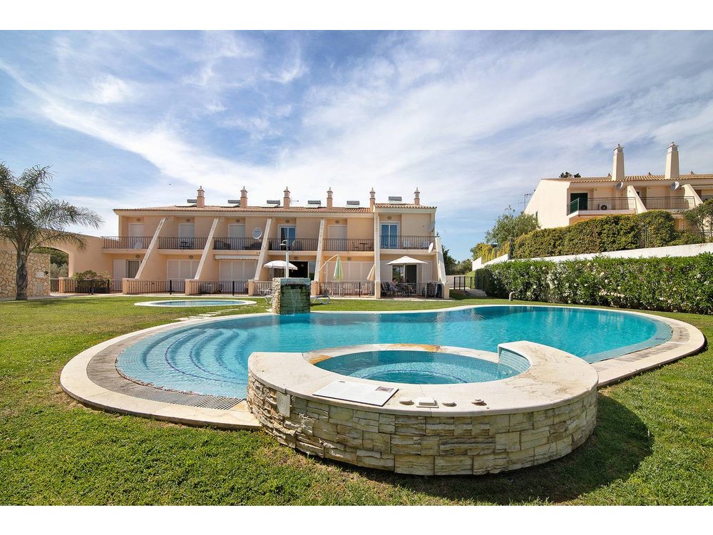 Holiday apartment in Albufeira from £333 per night