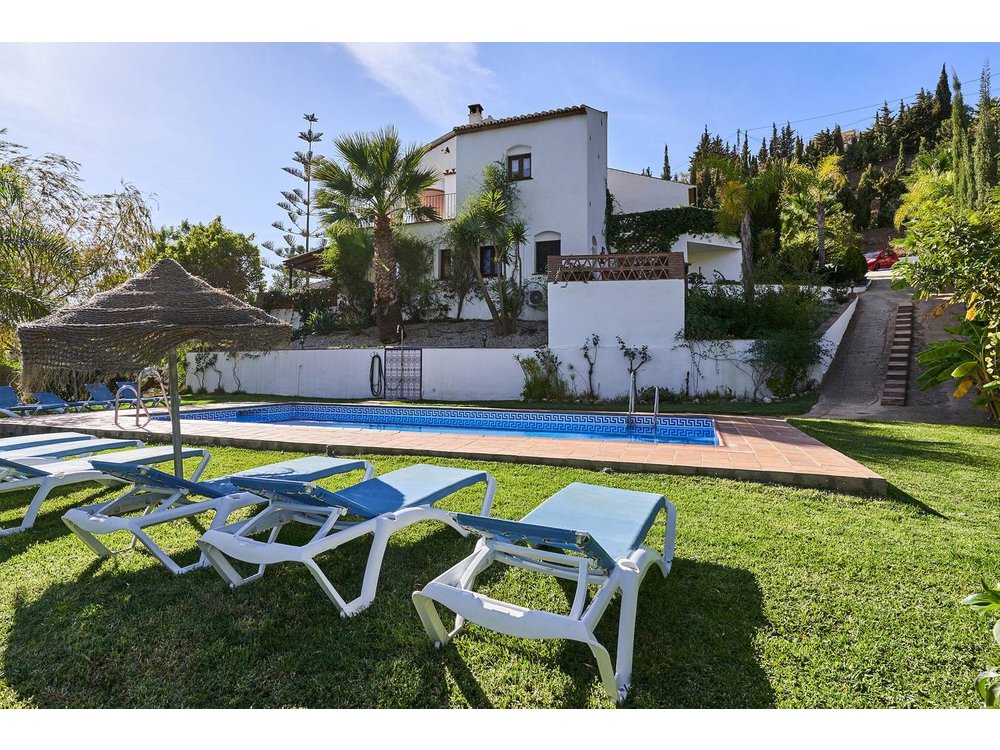 Holiday home in Axarquía from £480 per night