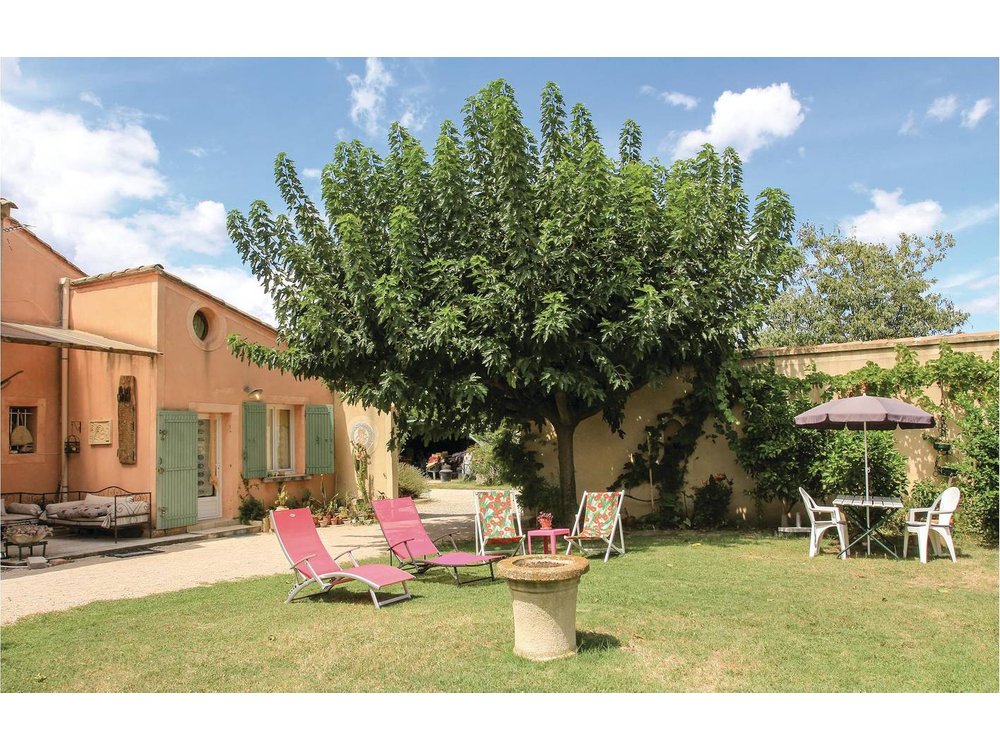 Holiday home in Vaucluse from £21 per night