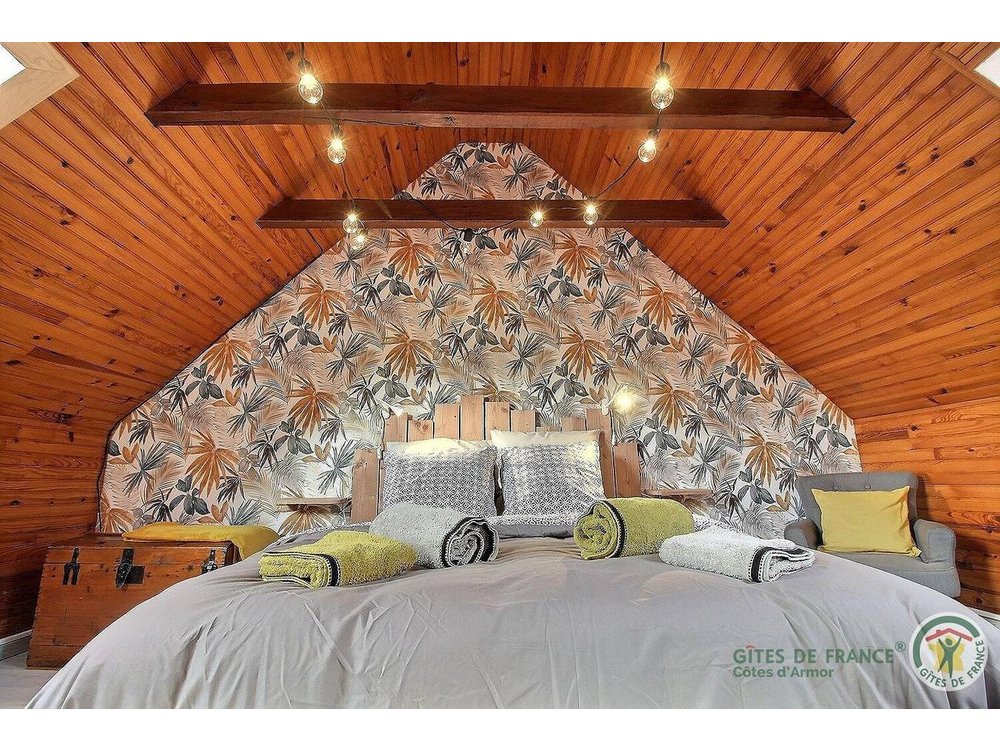 Holiday home in Pontrieux from £58 per night
