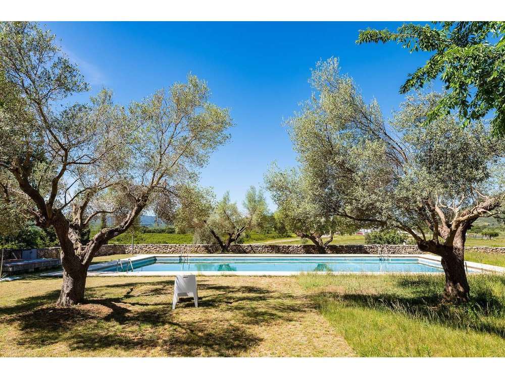 Camping in Tírig from £63 per night
