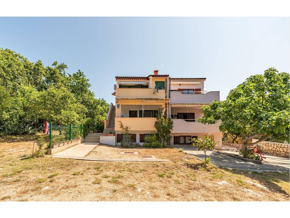 Holiday apartment in Novalja from £33 per night