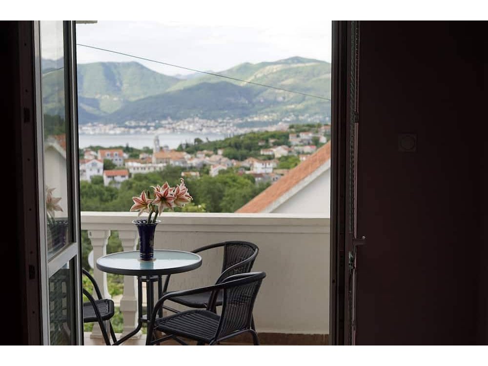 Holiday apartment in Opština Tivat from £60 per night