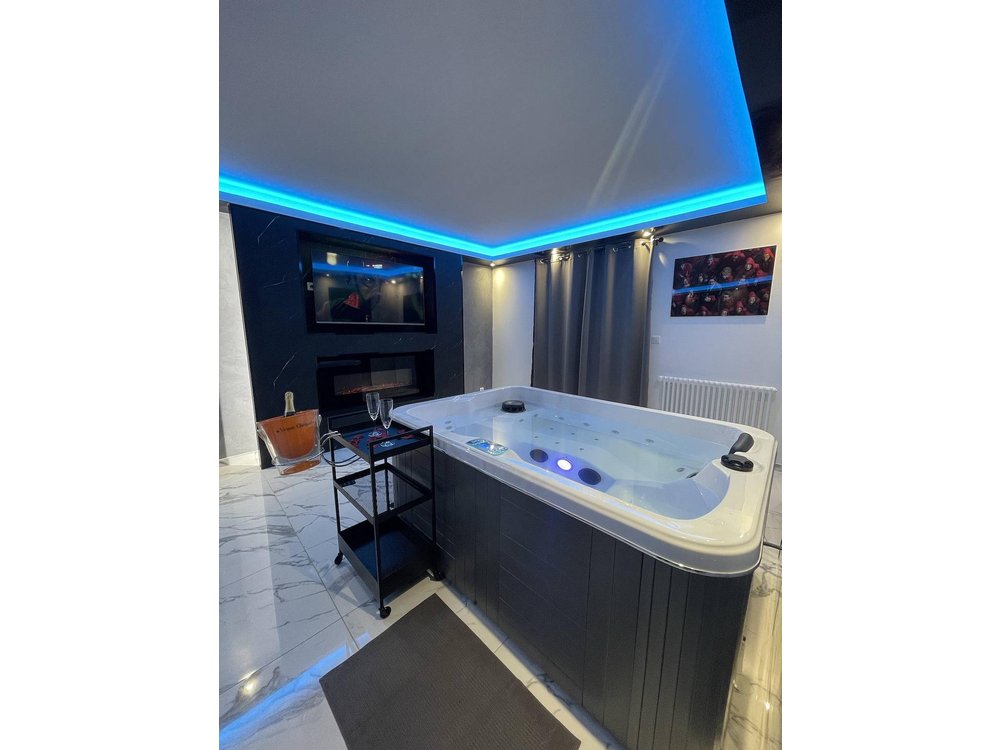 Holiday home in Melun from £99 per night