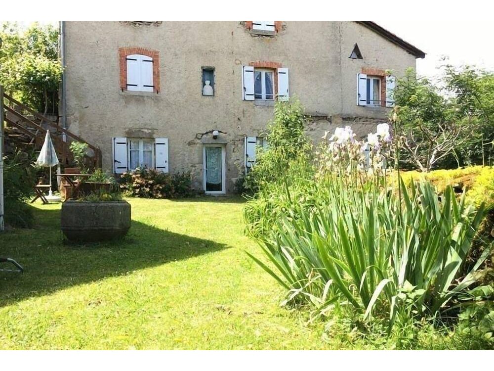 Holiday home in Auvergne from £53 per night