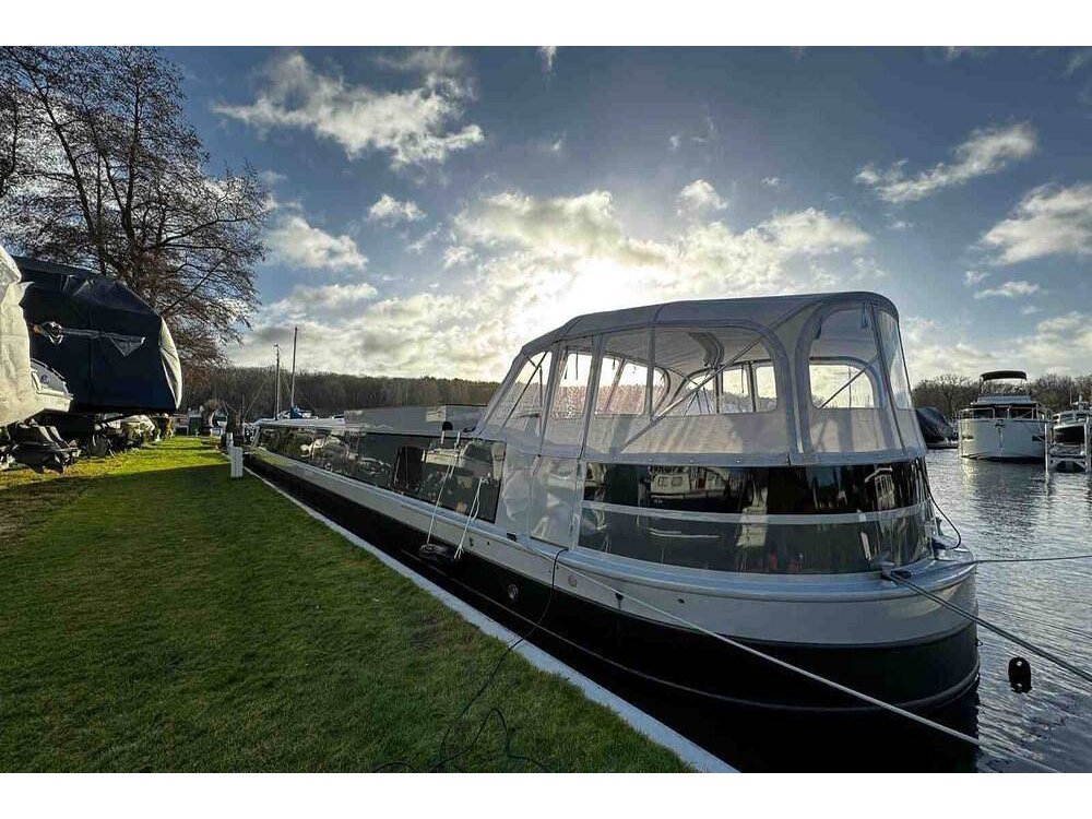 Boat in Berlin from £309 per night