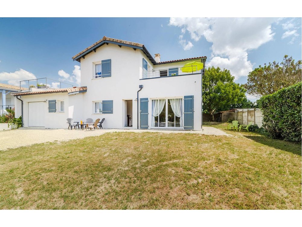 Holiday home in Marennes from £38 per night