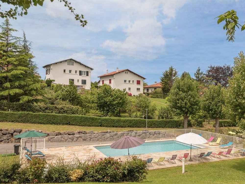 Holiday home in Hendaye from £54 per night