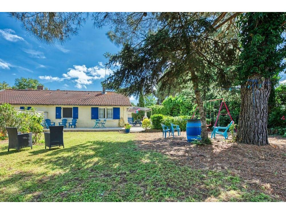 Holiday home in Gironde from £57 per night