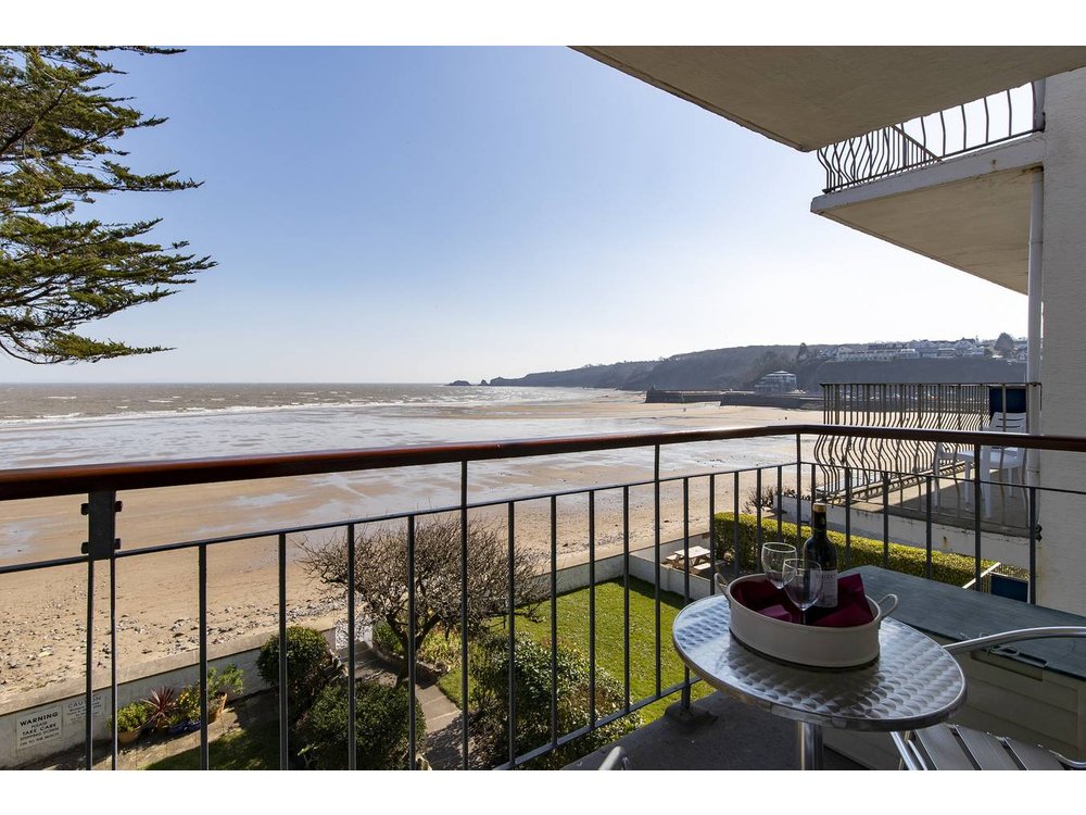 Holiday apartment in South-Wales from £123 per night