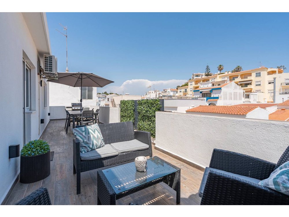 Holiday apartment in Lagoa from £100 per night