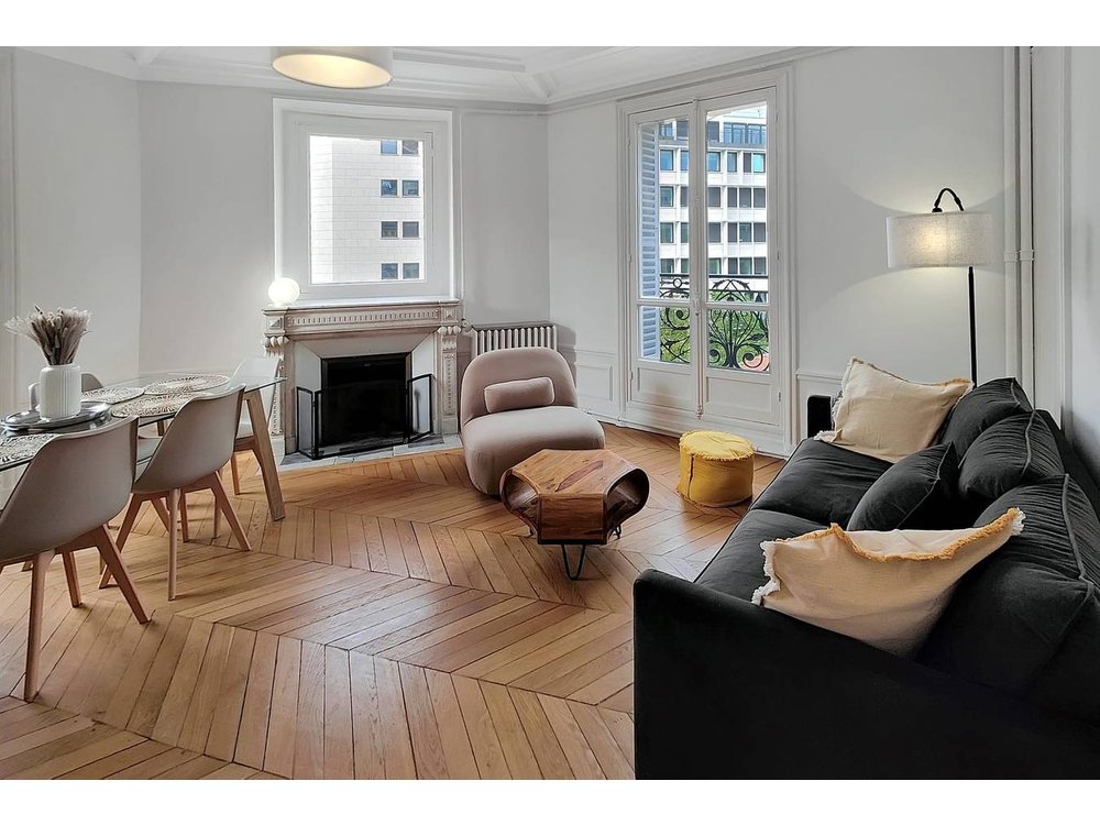 Holiday apartment in Paris from £738 per night